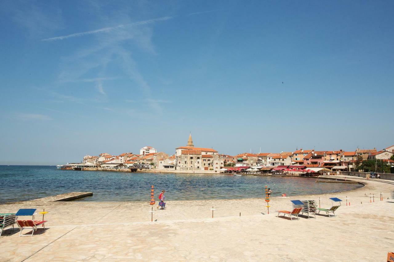 Downtown Beach Apartments Umag Exterior foto